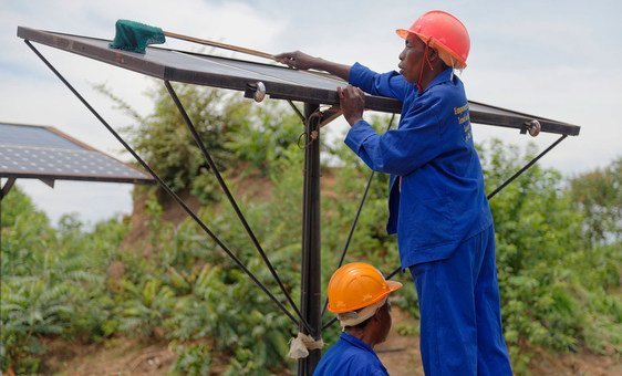 Solar panels provide clean energy to many Zambians. (file 2015)