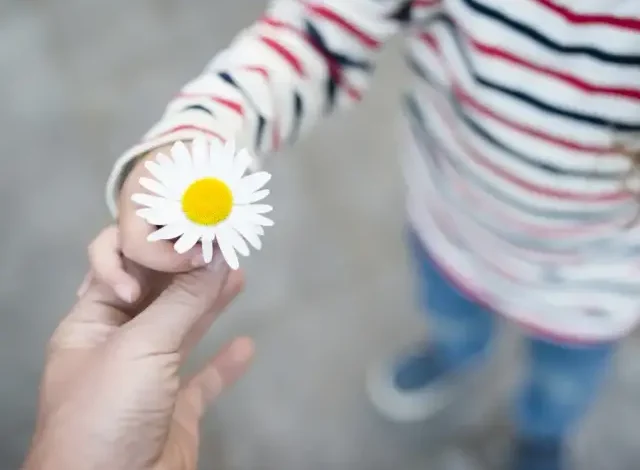 How to Inspire Your Kids to Be Generous