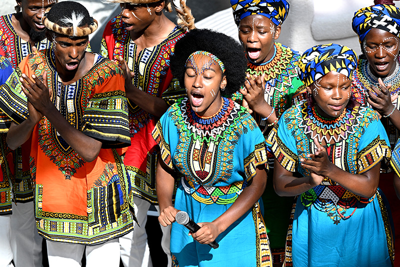 Traditional choir entertainment