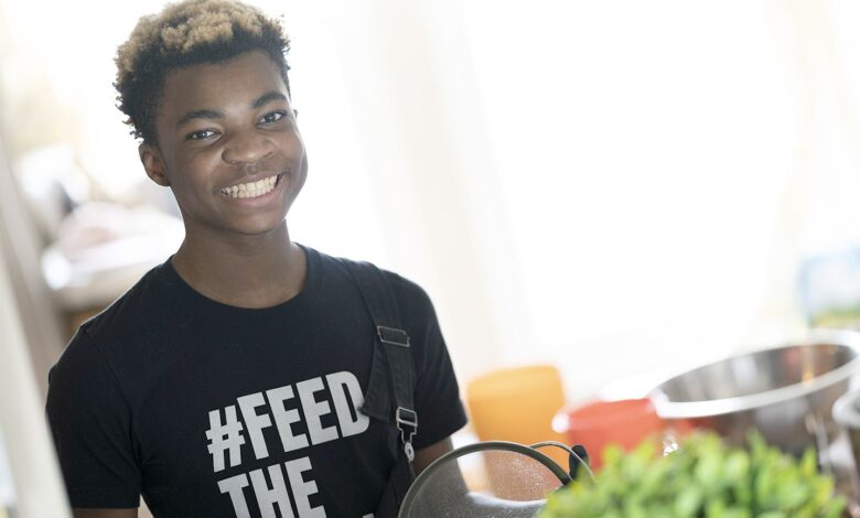 Everyday Greatness: A Teenage Baker Fights Hunger